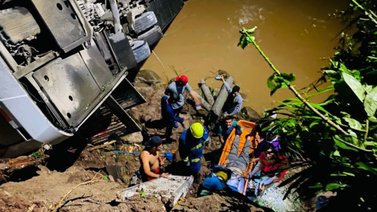 Identifican a 18 venezolanos heridos tras accidente de autobús