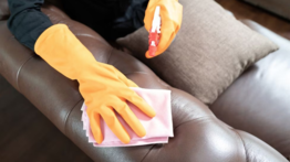 Esta es la forma de limpiar este tipo de material de tus muebles
