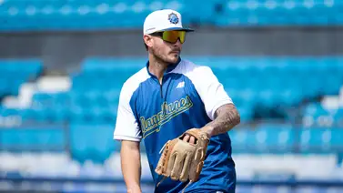 Matt Vogel no respetó el día feriado y se subió a la Nave Turca Matt Vogel no respetó el día feriado y se subió a la Nave Turca