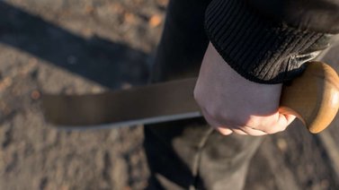 Atacó a su pareja con un machete durante discusión por celos