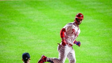 Orlando Arcia y Bryce Harper protagonizan este momento tenso (+Video)