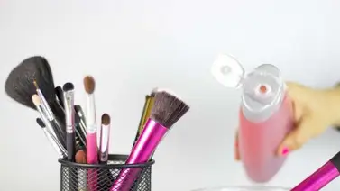 Hora de limpiar las brochas de maquillaje Hora de limpiar las brochas de maquillaje