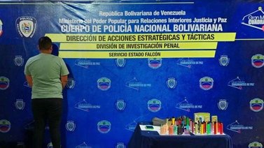 Detienen a un hombre por venta de cigarrillos electrónicos