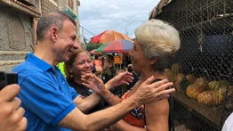 Roberto Enríquez se solidariza con migrantes venezolanos