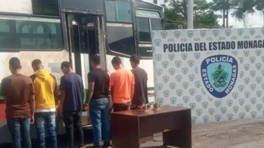 Frustran robo en unidad de transporte público: Hay seis detenidos