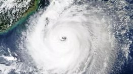 China en alerta ante riegos por paso del tifón Koinu