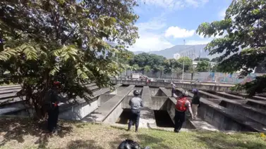 Hallan cadáver de un hombre en el río Guaire este #6Oct Hallan cadáver de un hombre en el río Guaire este #6Oct