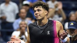 Ben Shelton avanza de ronda en el torneo de Shanghái