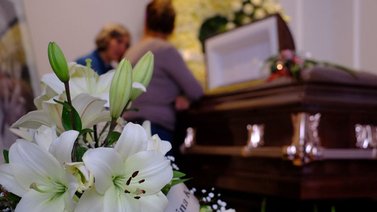 Canadefu discute mecanismos para acabar con servicios funerarios ilegales