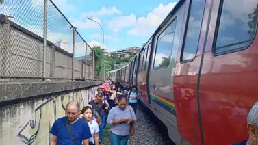 AHORA: Desalojan trenes del Metro de Caracas por explosión (+Imágenes) AHORA: Desalojan trenes del Metro de Caracas por explosión (+Imágenes)