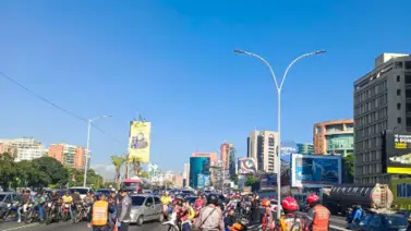 AHORA: Colisión múltiple de motorizados genera tranca en la Francisco Fajardo (Fotos) AHORA: Colisión múltiple de motorizados genera tranca en la Francisco Fajardo (Fotos)