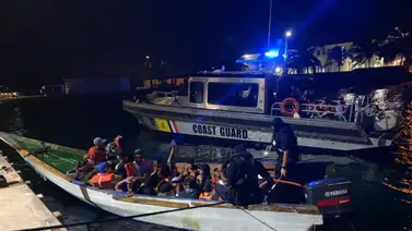 Interceptan embarcación con migrantes venezolanos Interceptan embarcación con migrantes venezolanos