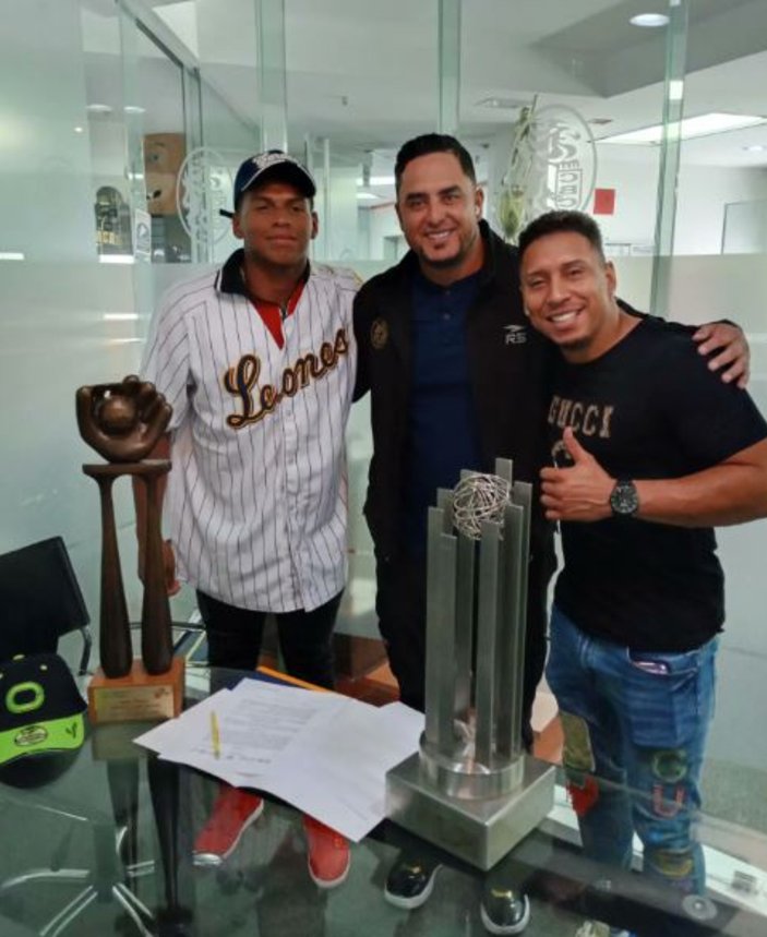 ¡Todo queda en familia! Este es el nuevo prospecto que firmaron los Leones