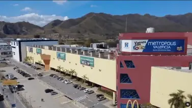 Sexagenario cae al vacío desde tercer piso de centro comercial Sexagenario cae al vacío desde tercer piso de centro comercial