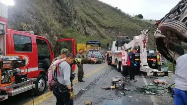 ¡Trágico! Al menos seis muertos tras un accidente de 14 vehículos ¡Trágico! Al menos seis muertos tras un accidente de 14 vehículos