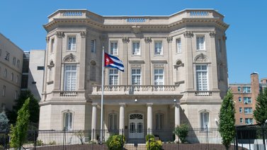 Cuba denuncia "ataque terrorista" contra su embajada