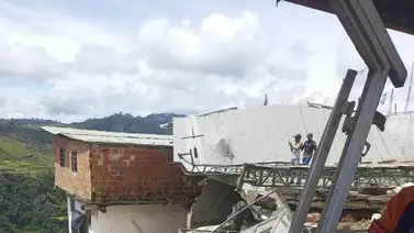 Intensas lluvias causan desplome de varias viviendas en Petare Intensas lluvias causan desplome de varias viviendas en Petare