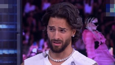 Así reaccionó Maluma ante fanática besucona (+chisme)