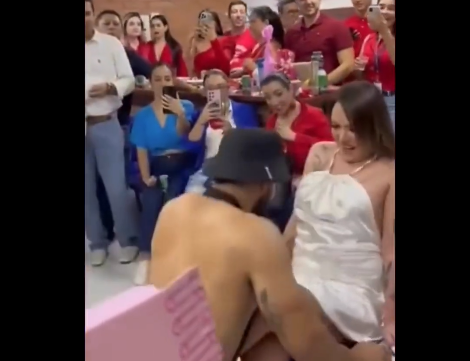 Show erótico en el Palacio de Justicia