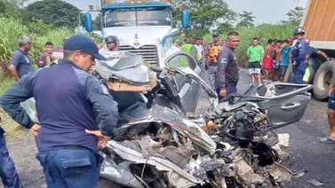 ¡Fatal! Aparatoso accidente deja múltiples víctimas