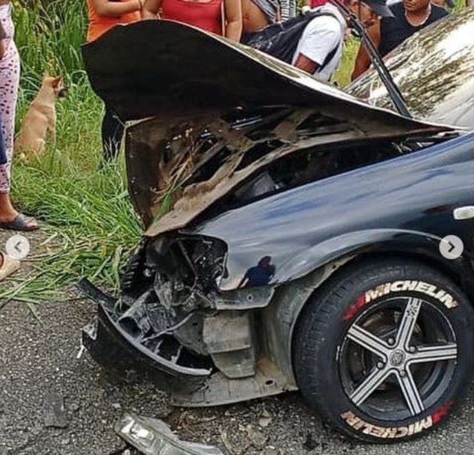 Muere niña de nueve años tras colisionar el vehículo en el que viajaba Muere niña de nueve años tras colisionar el vehículo en el que viajaba