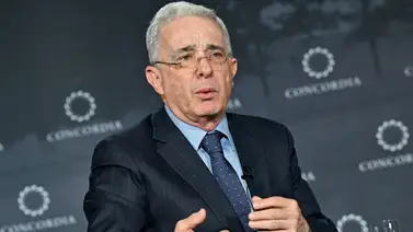 Expresidente Álvaro Uribe recibe citación de fiscalía colombiana Expresidente Álvaro Uribe recibe citación de fiscalía colombiana