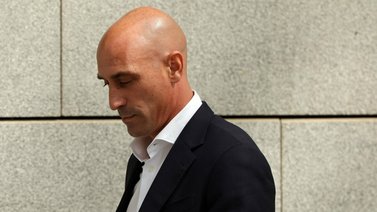 Luis Rubiales no podrá acercarse a Jenni Hermoso (+sepa las razones)