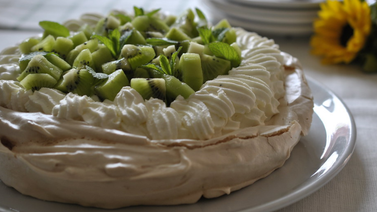 Pastel de merengue y nata montada