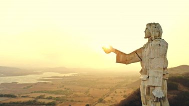 ¡Impactante! Rayo destruye una gigantesca estatua de Cristo (+Video)