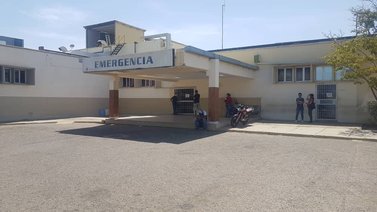 Dos hombres luchan por sobrevivir tras ser tiroteados durante robo