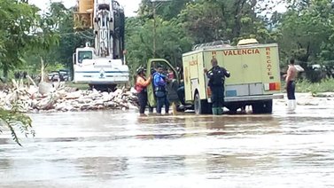 Bomberos localizan a mujer que cayó al río (+Detalles)