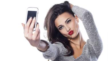 ¿Se relacionan los “selfies” con el autoestima?