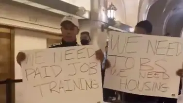 Venezolanos protestan para exigir viviendas gratuitas y trabajo Venezolanos protestan para exigir viviendas gratuitas y trabajo