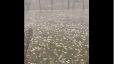 ¡Impresionante! Lluvia de granizos causó serios daños