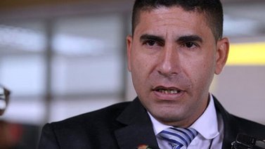 LO ÚLTIMO | Luis Ratti solicitará estatus político de Henrique Capriles