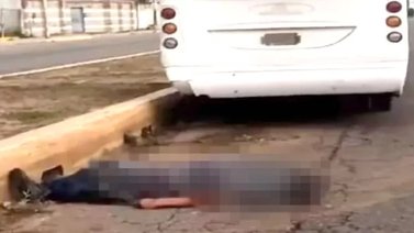 ¡Peligro! Muere un chofer tras perder el control de su autobús