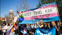 Aprueban ley para impedir tratamiento médico en niños trans
