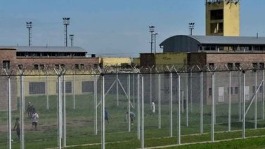 ¡Escandaló! Esto hizo una oficial penitenciaria para tener sexo con un reo