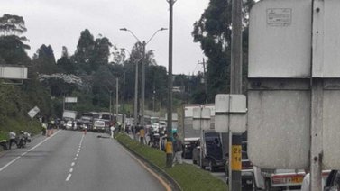 Investigan asesinato de un venezolano: Lo hallaron en una camioneta