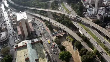 Hombre sufre un infarto mientras conducía en Caracas (+video) Hombre sufre un infarto mientras conducía en Caracas (+video)