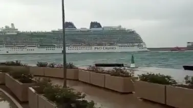 Crucero choca con un barco petrolero (+Video) Crucero choca con un barco petrolero (+Video)
