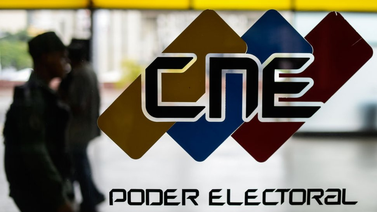 Daniel Ceballos presenta solicitud ante el CNE