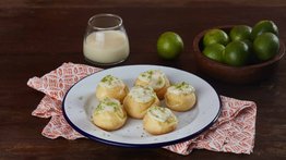 Date un gusto con estos deliciosos profiteroles de limón