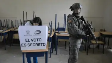 Candidatos votan en Ecuador en medio de fuertes medidas de seguridad Candidatos votan en Ecuador en medio de fuertes medidas de seguridad