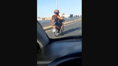 ¡Lo que faltaba! ¿Y este motorizado de dónde salió? (+Video)