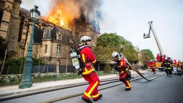 Incendio de un edificio de viviendas deja varios heridos (+Detalles)