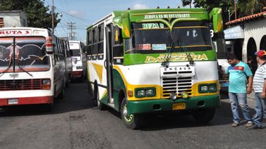 ¡Inaudito! Choferes de transporte público se fueron a los golpes