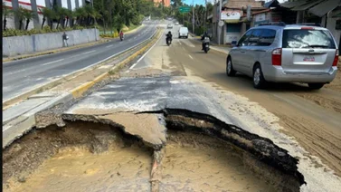 Precaución en La Boyera tras megahueco en la vía principal