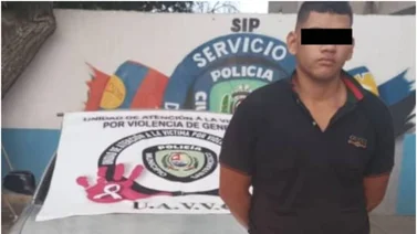 ¡Horrible! Lanzó a su pareja desde un vehículo en movimiento