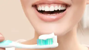 Luce dientes blancos con poco esfuerzo Luce dientes blancos con poco esfuerzo